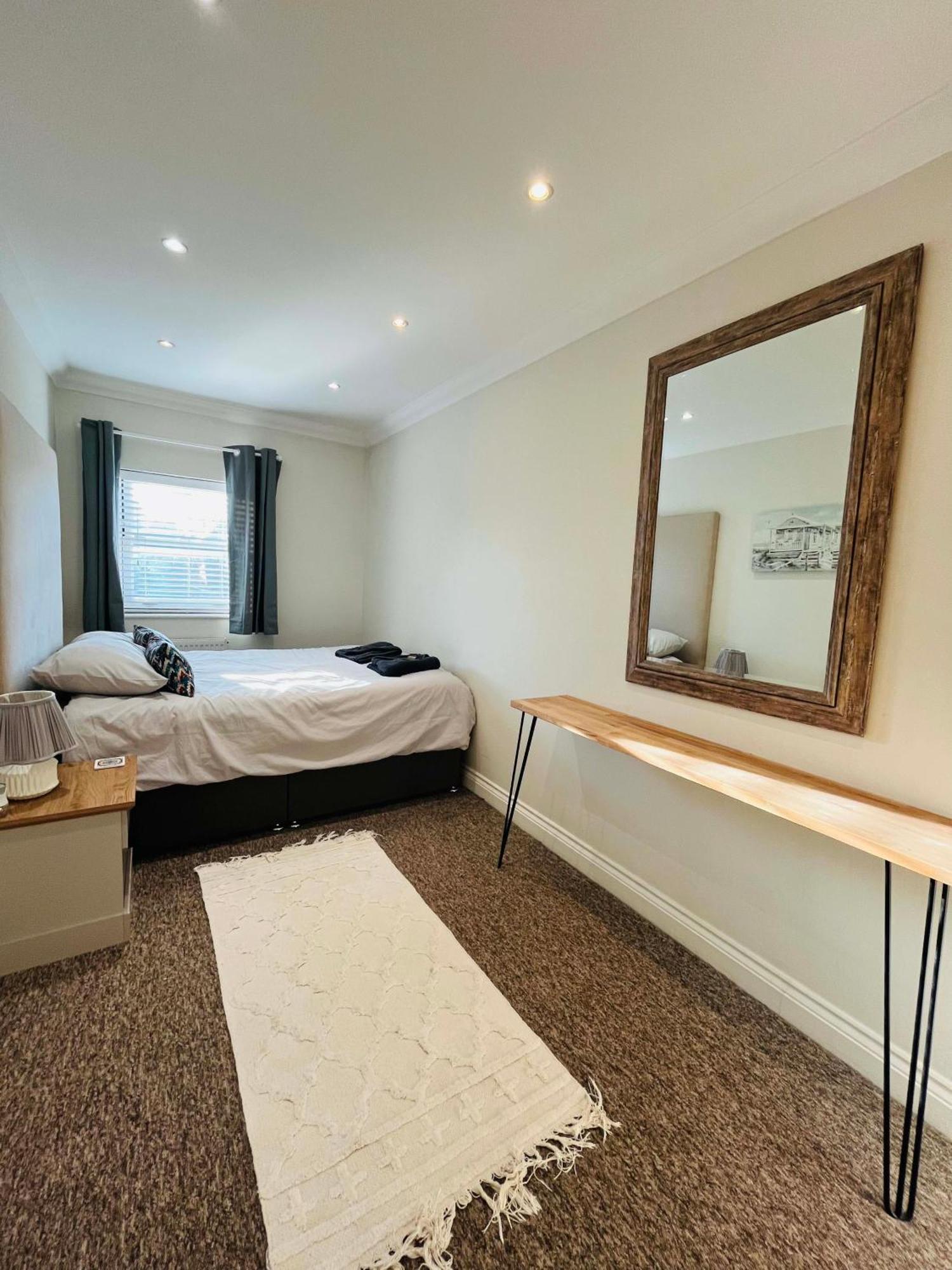 Villa The Coastal Escape Bournemouth Esterno foto